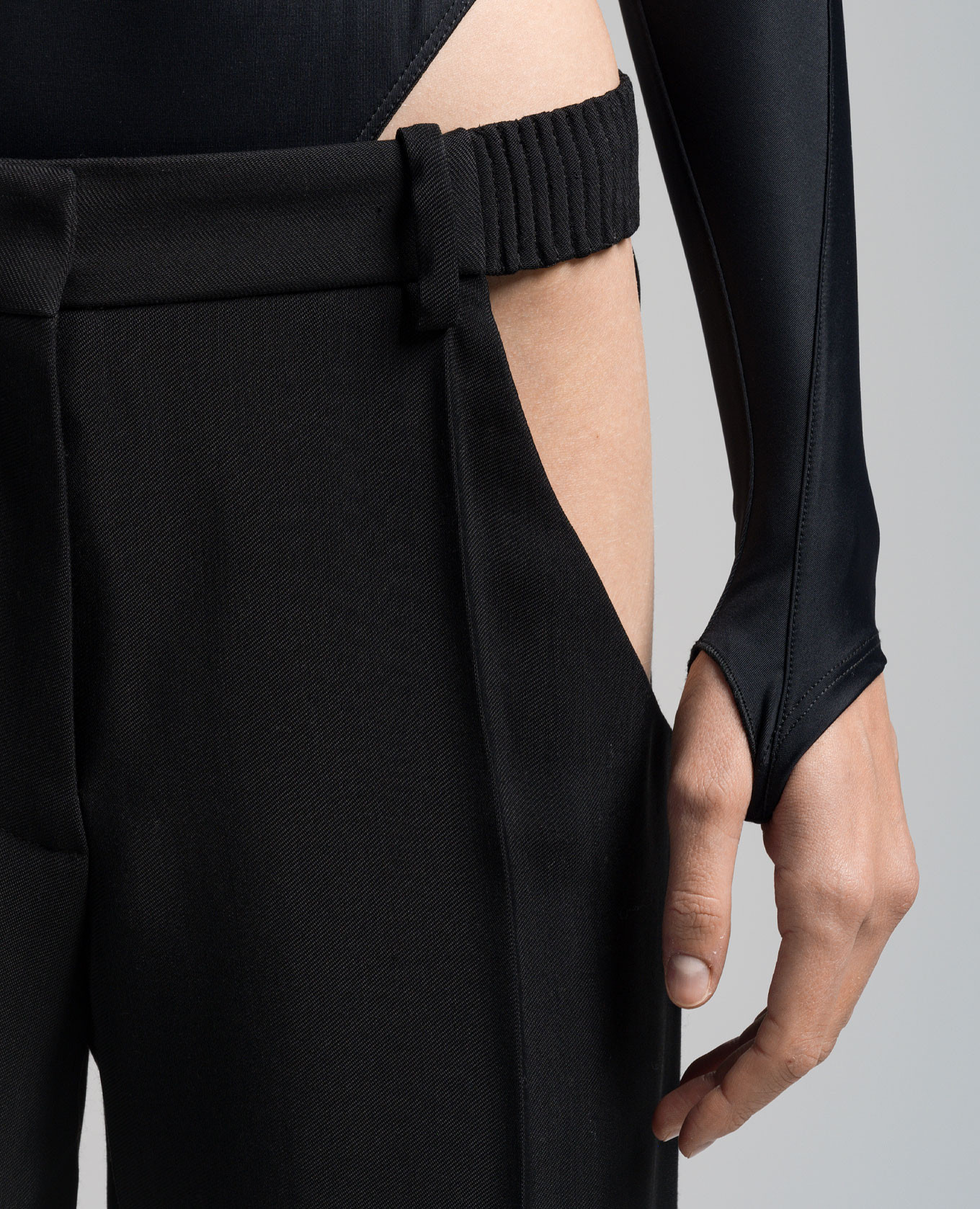 Black pants with curved necklines Thierry Mugler 5