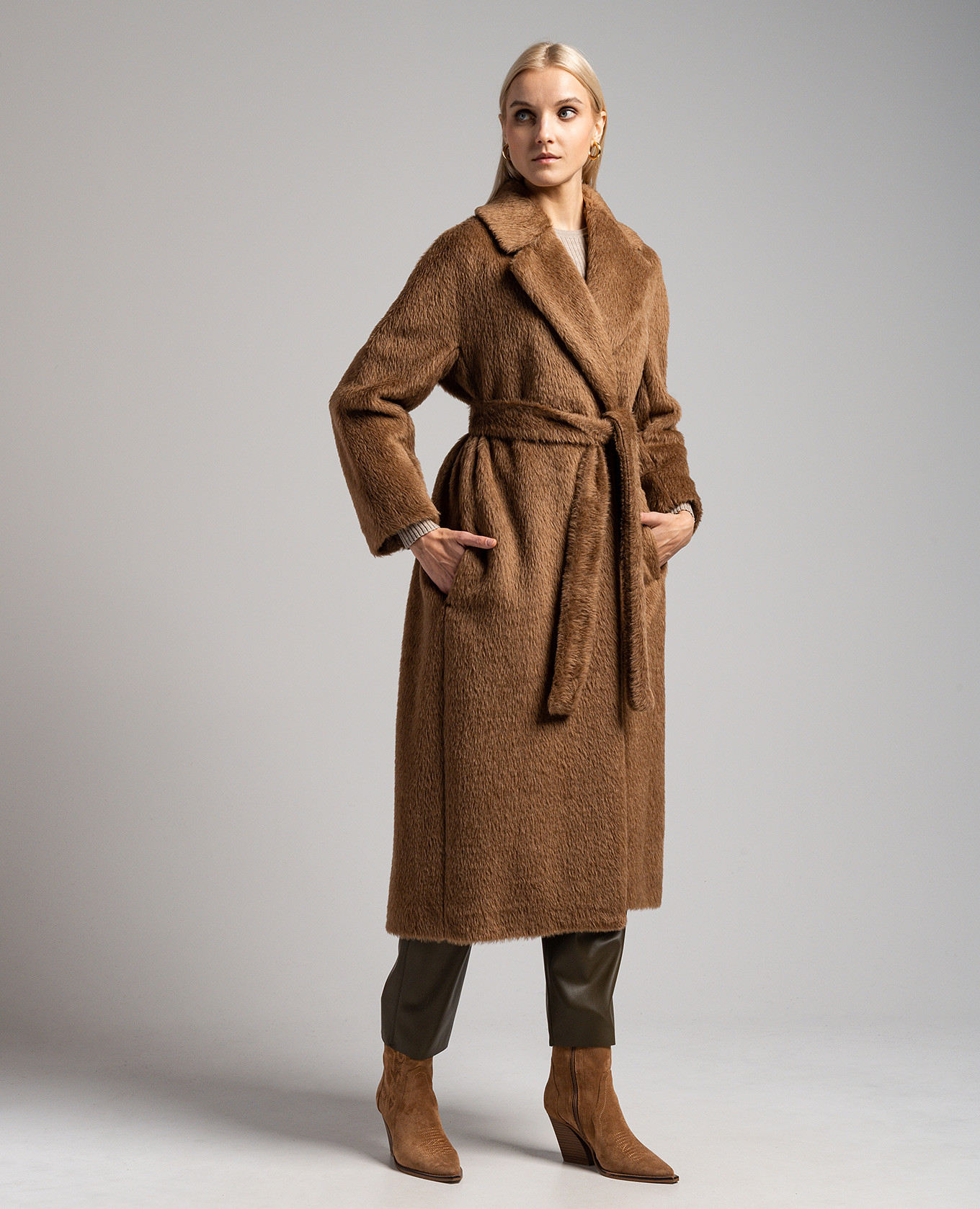 

Brown Borbone coat in alpaca, wool and cashmere Max Mara