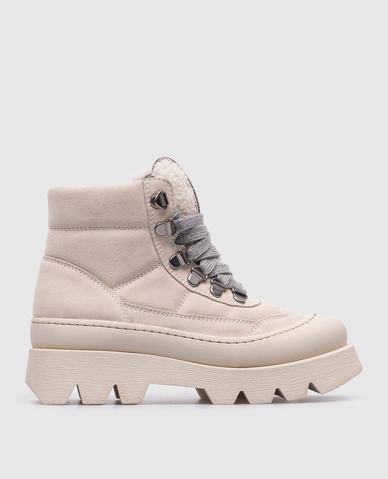 

Beige suede boots with shearling inserts and monil chain Brunello Cucinelli