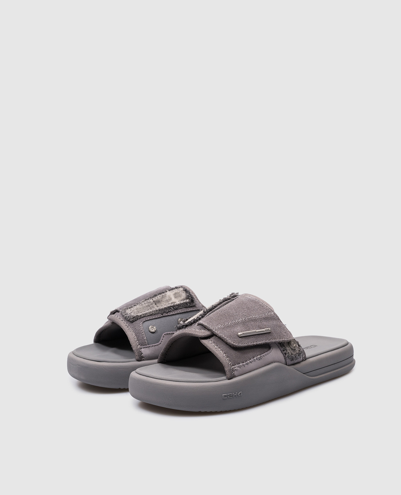 Gray combination flip flops with logo C2H4 2