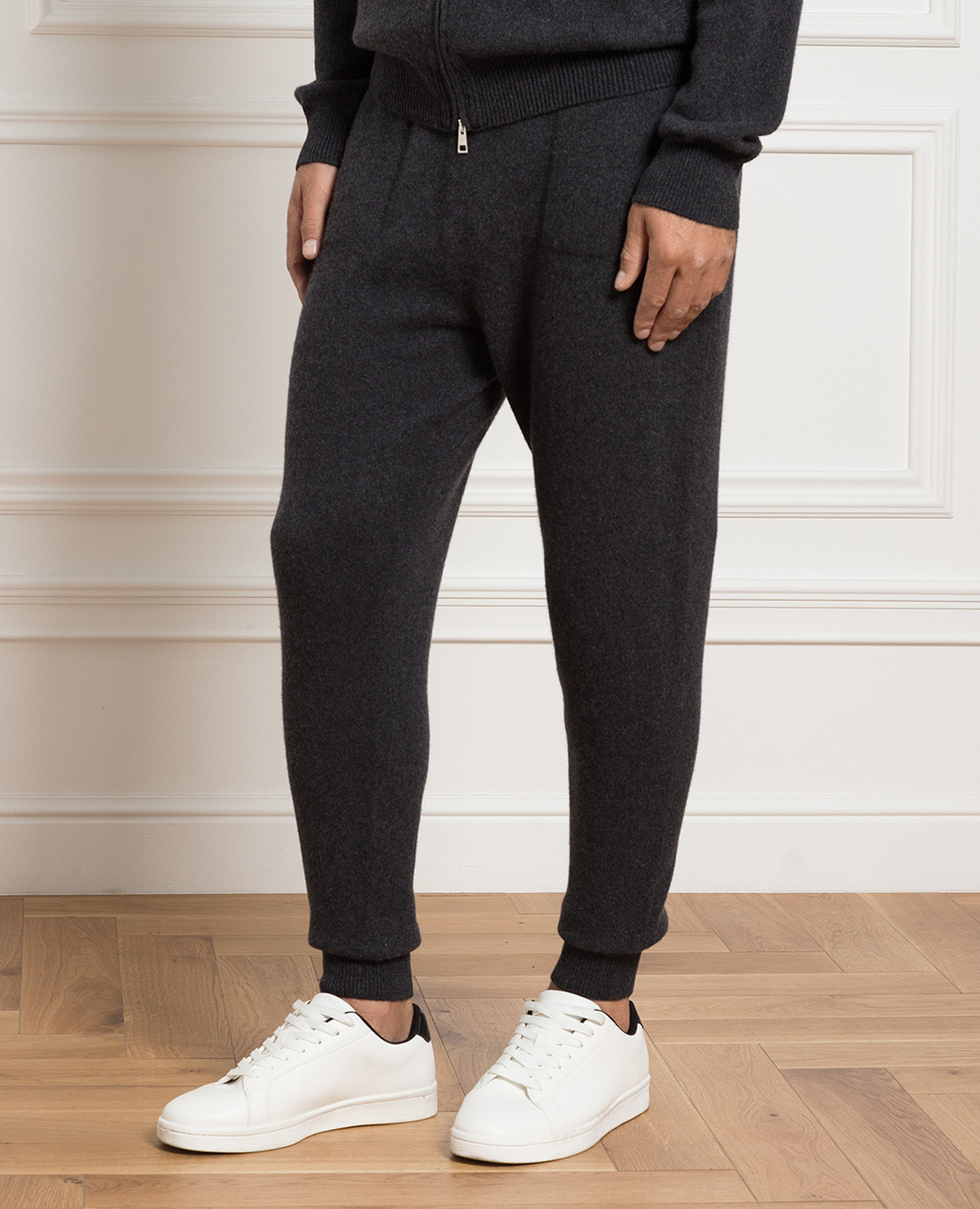 Gray cashmere sweatpants Cashmere&Whiskey 3