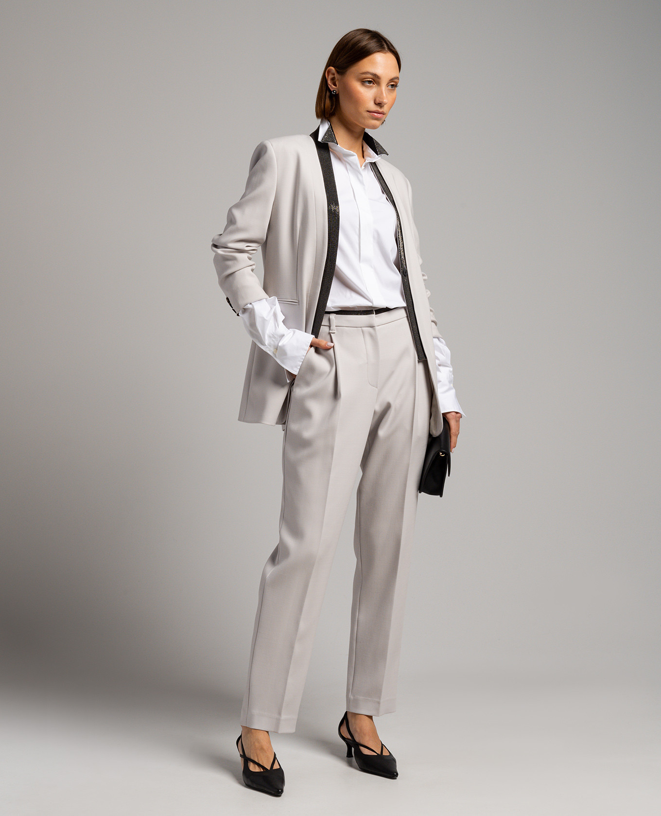 Gray pants with monil chain Brunello Cucinelli 2