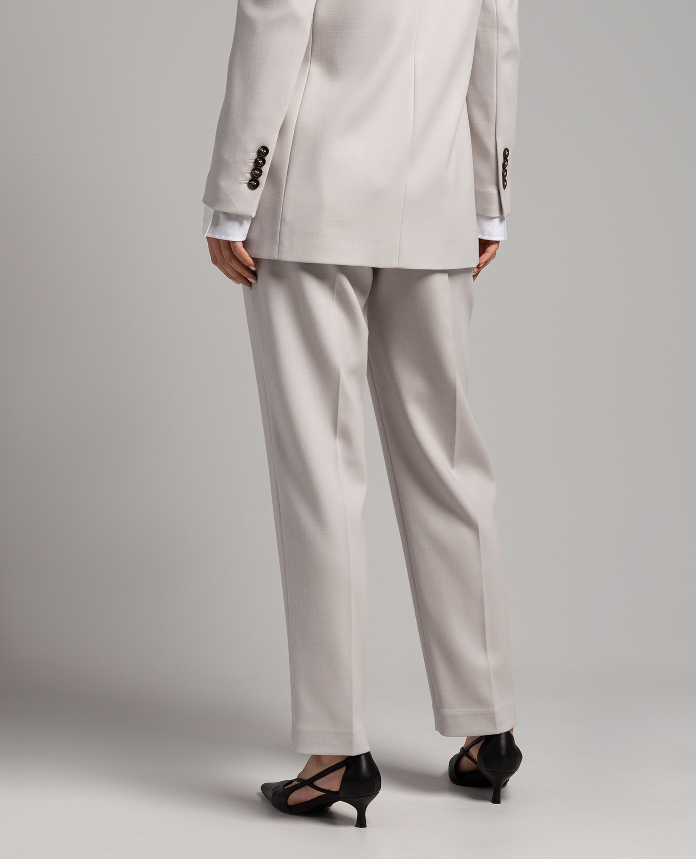 Gray pants with monil chain Brunello Cucinelli 4