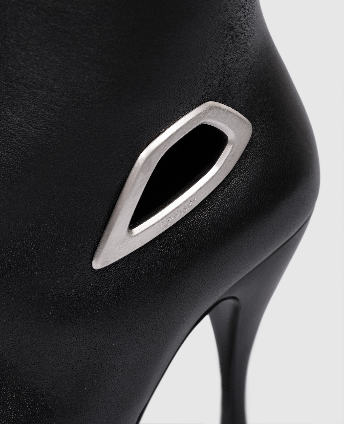 Crescent black leather boots with a metal element Off-White 5