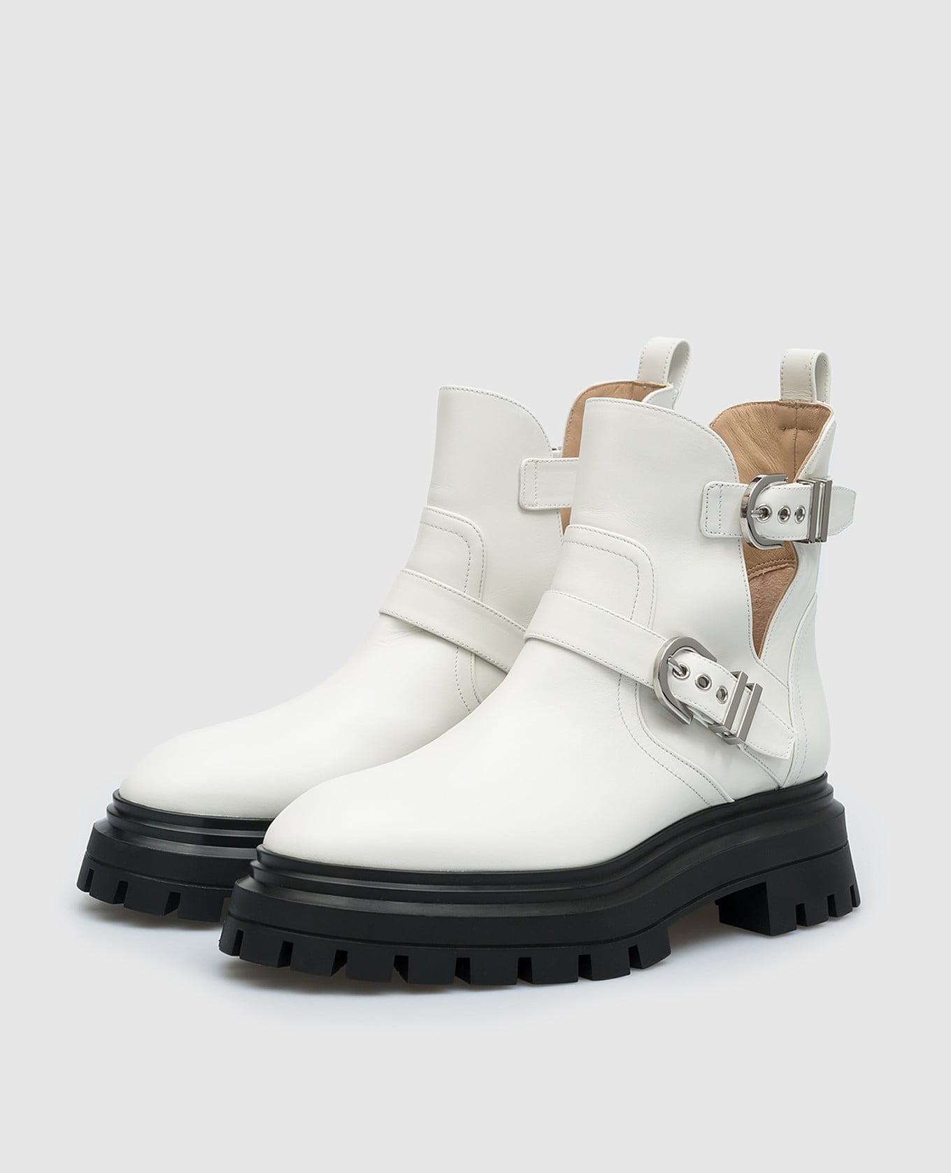Mverick white leather boots Stuart Weitzman 2