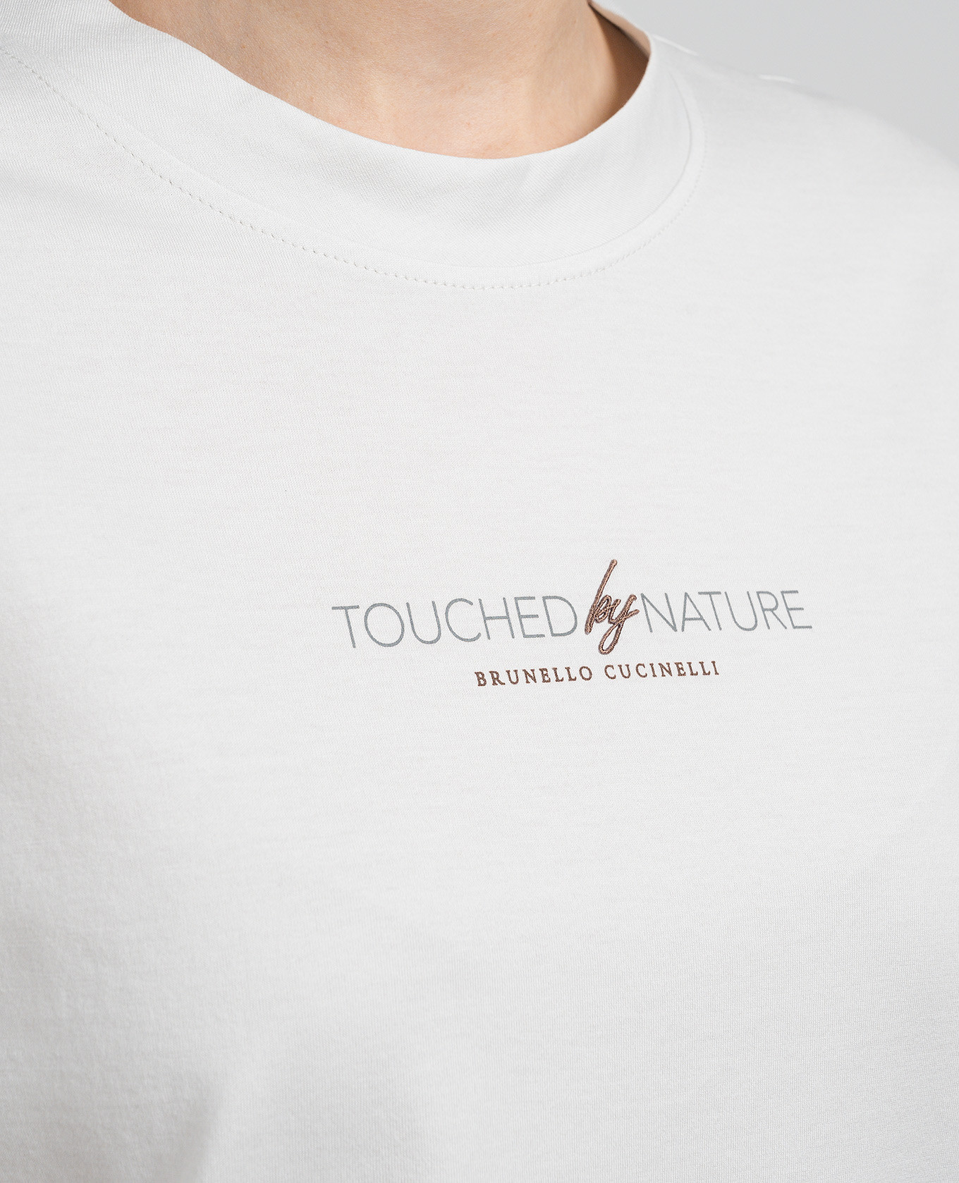 White Nature t-shirt with monil chain Brunello Cucinelli 5