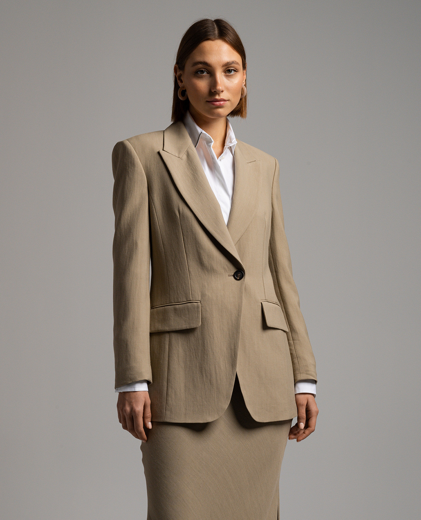 Beige linen jacket with monil chain Brunello Cucinelli 3