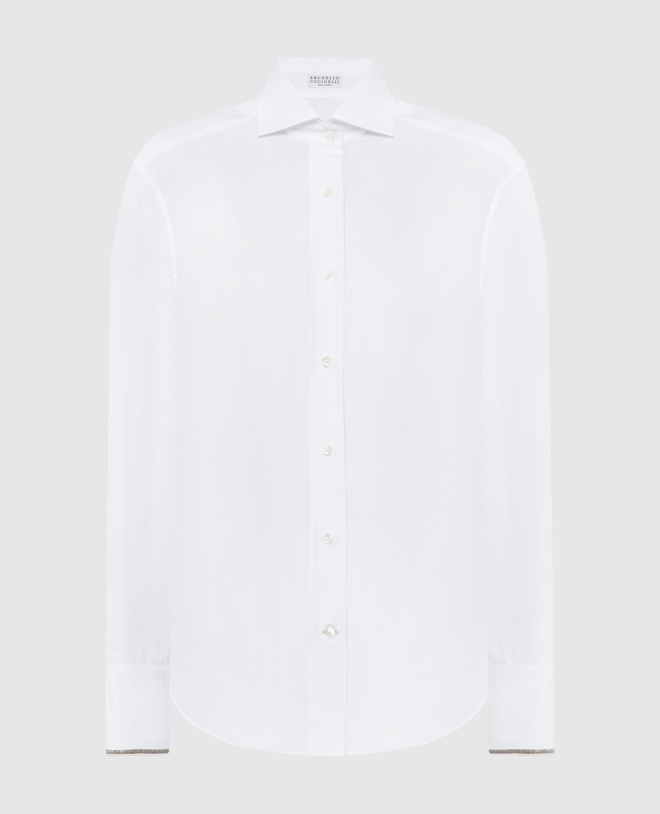 

A white shirt with a monil chain made of ecolathuni Brunello Cucinelli