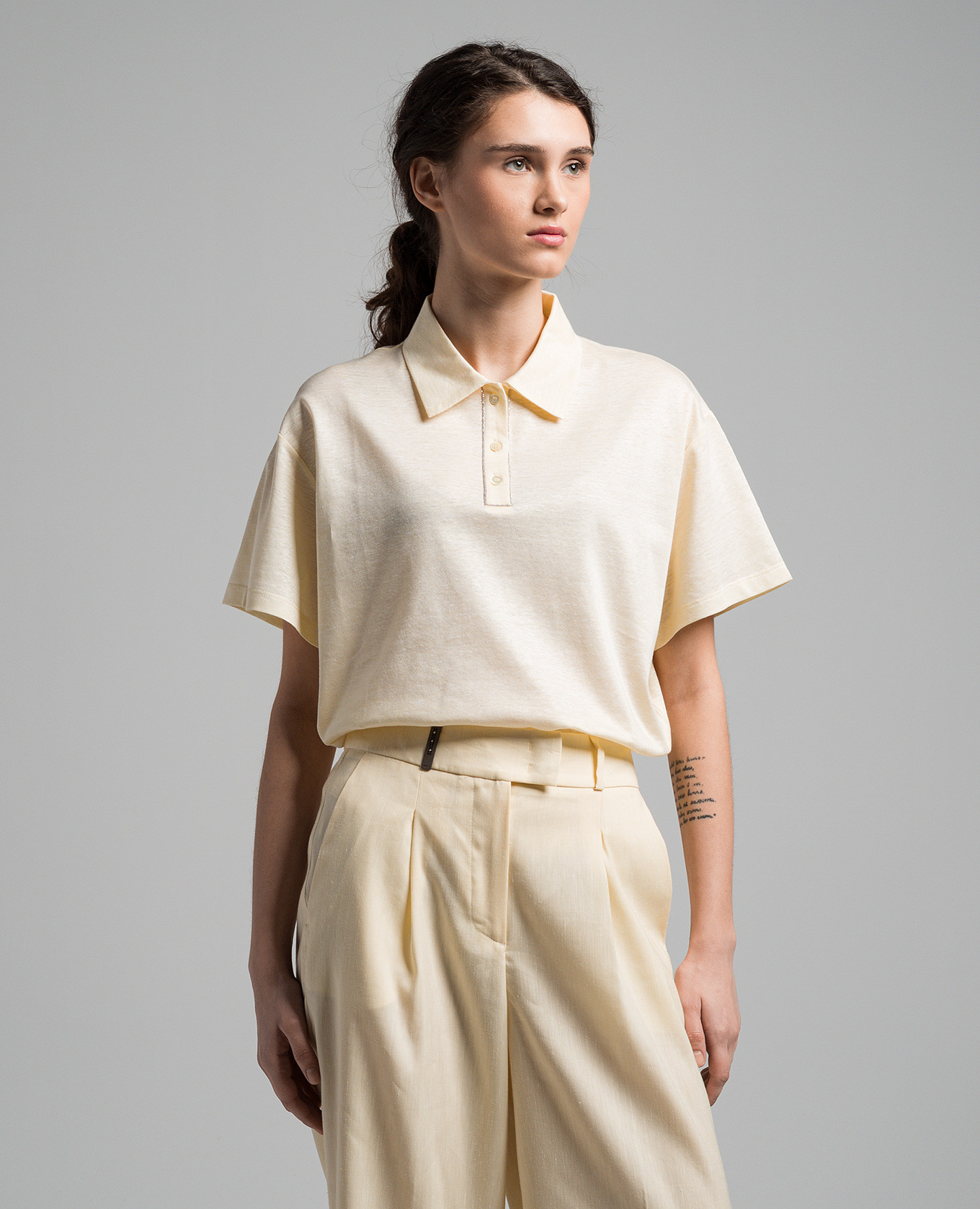 

Yellow linen polo shirt with monil chain Peserico