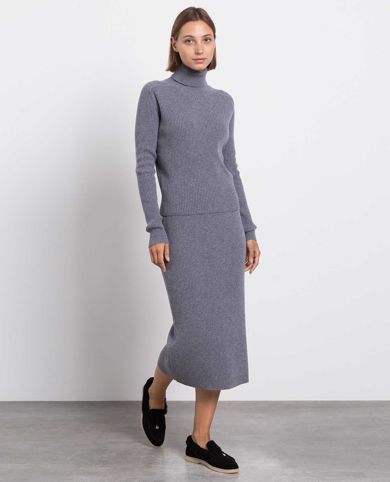 Gray cashmere sweater and skirt suit Babe Pay Pls 2