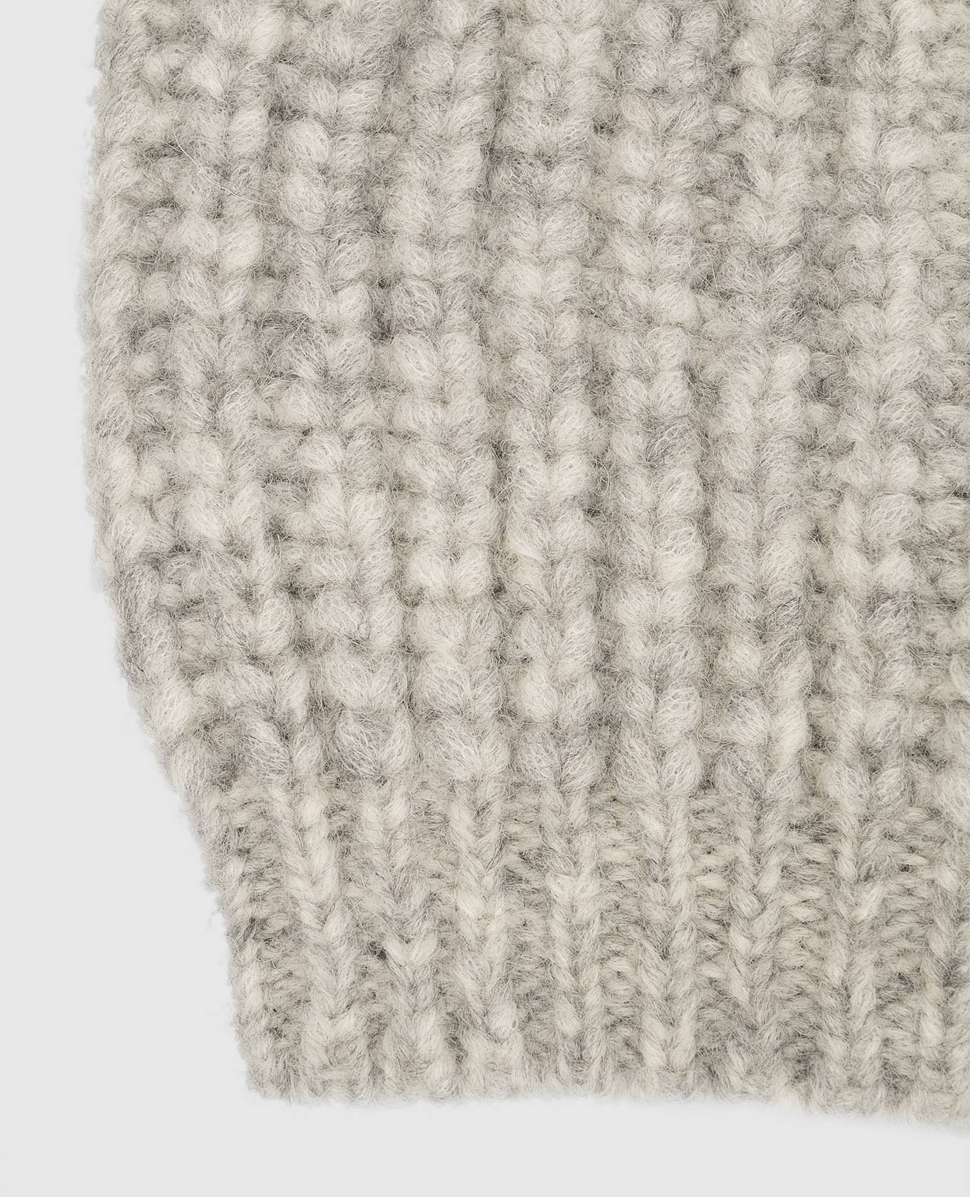 Gray cap in a textured pattern Peserico 4