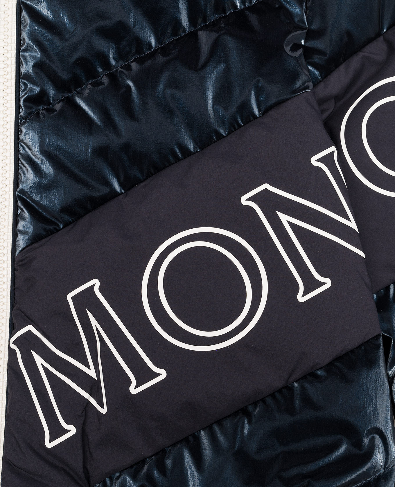 

Vonnes baby blue down jacket with logo Moncler ENFANT