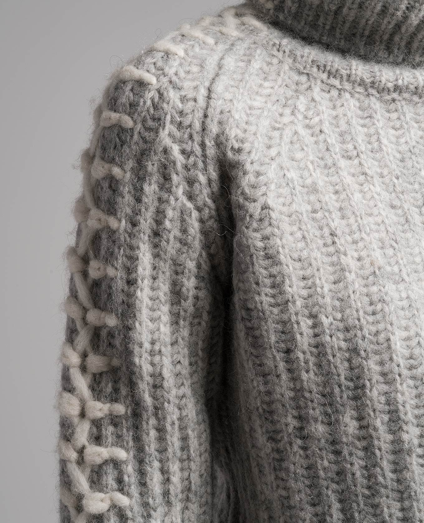 

Gray sweater with textured embroidery Ermanno Scervino, Grey