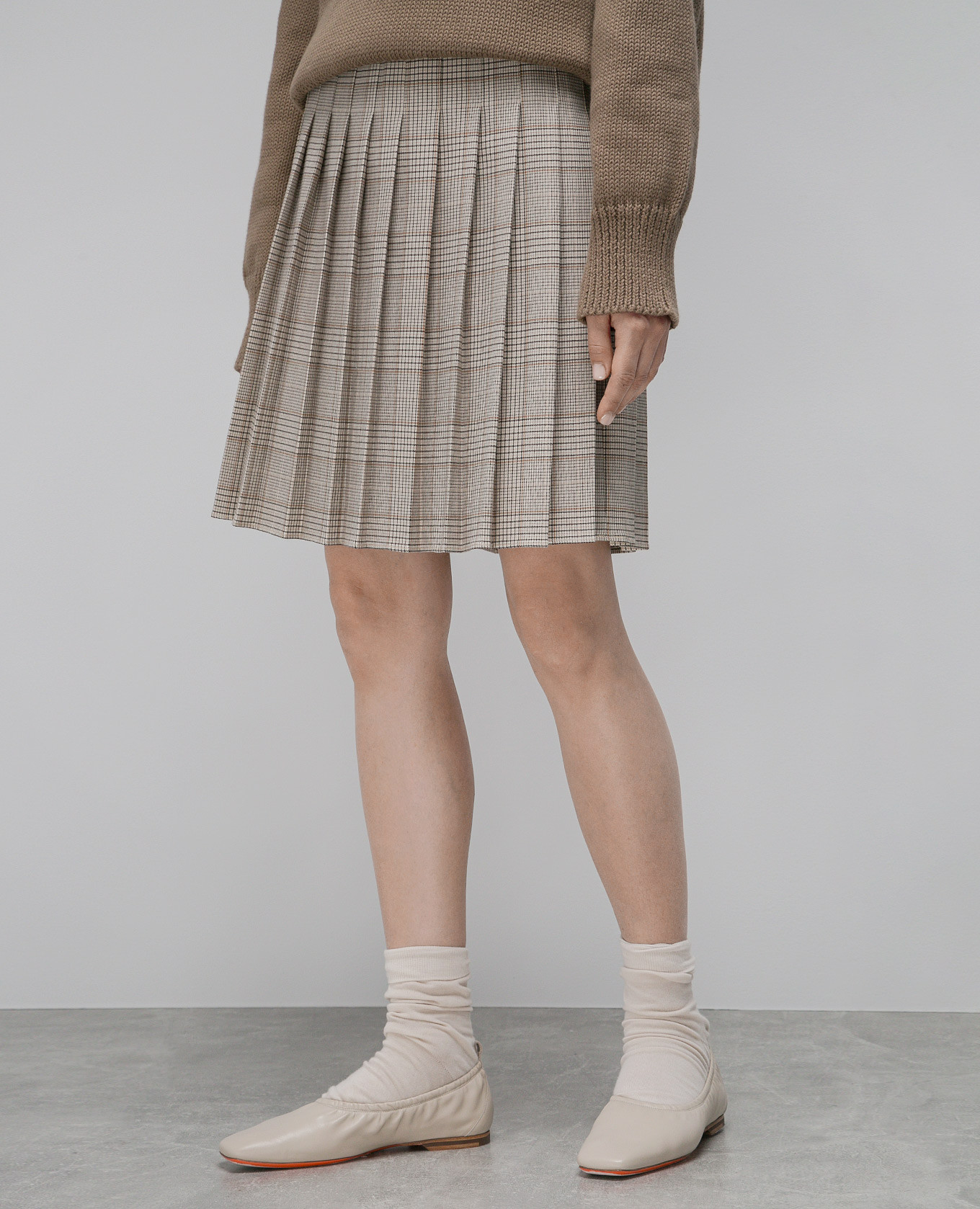 Beige check pleated skirt CO 3