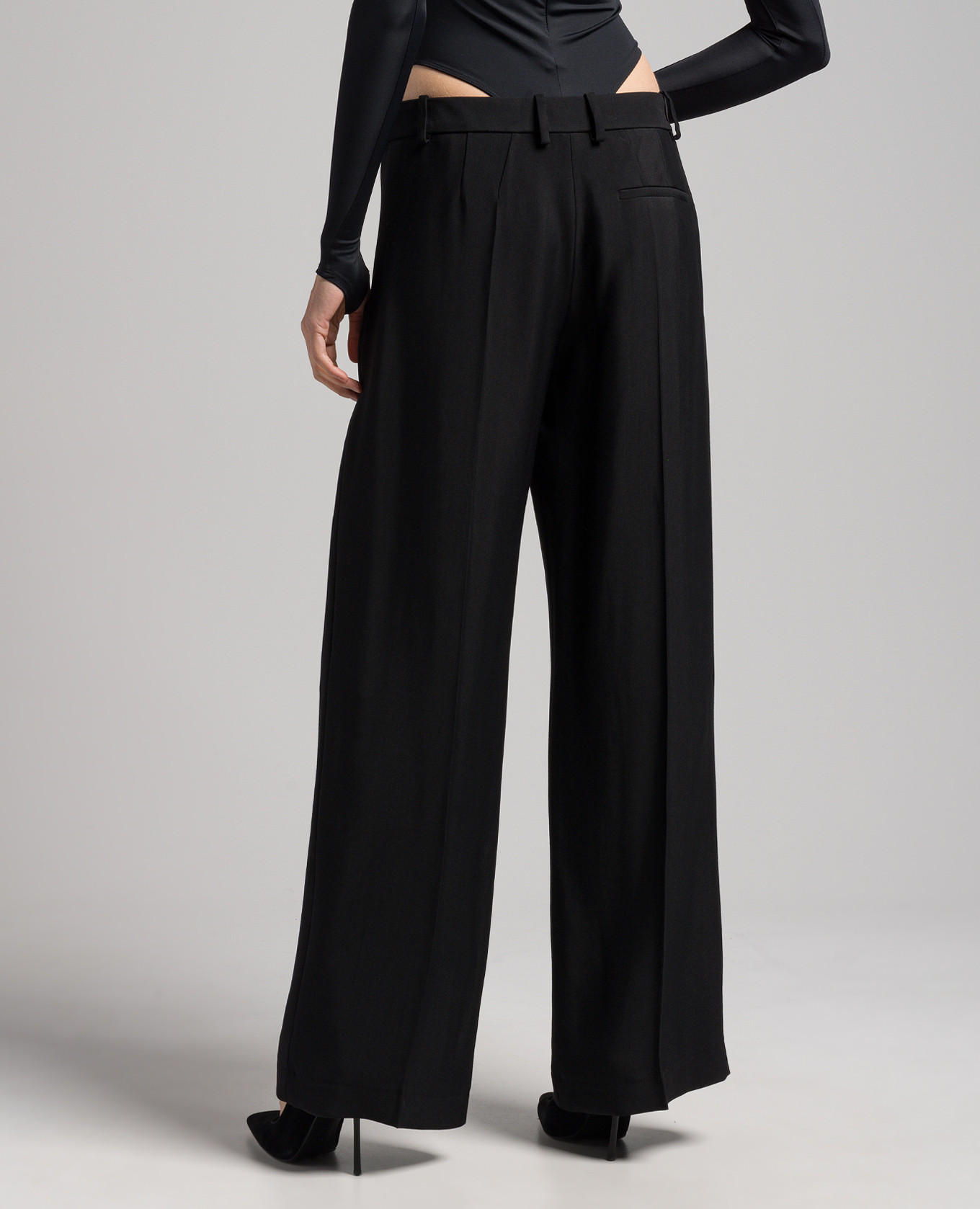 

Black pants with curved necklines Thierry Mugler