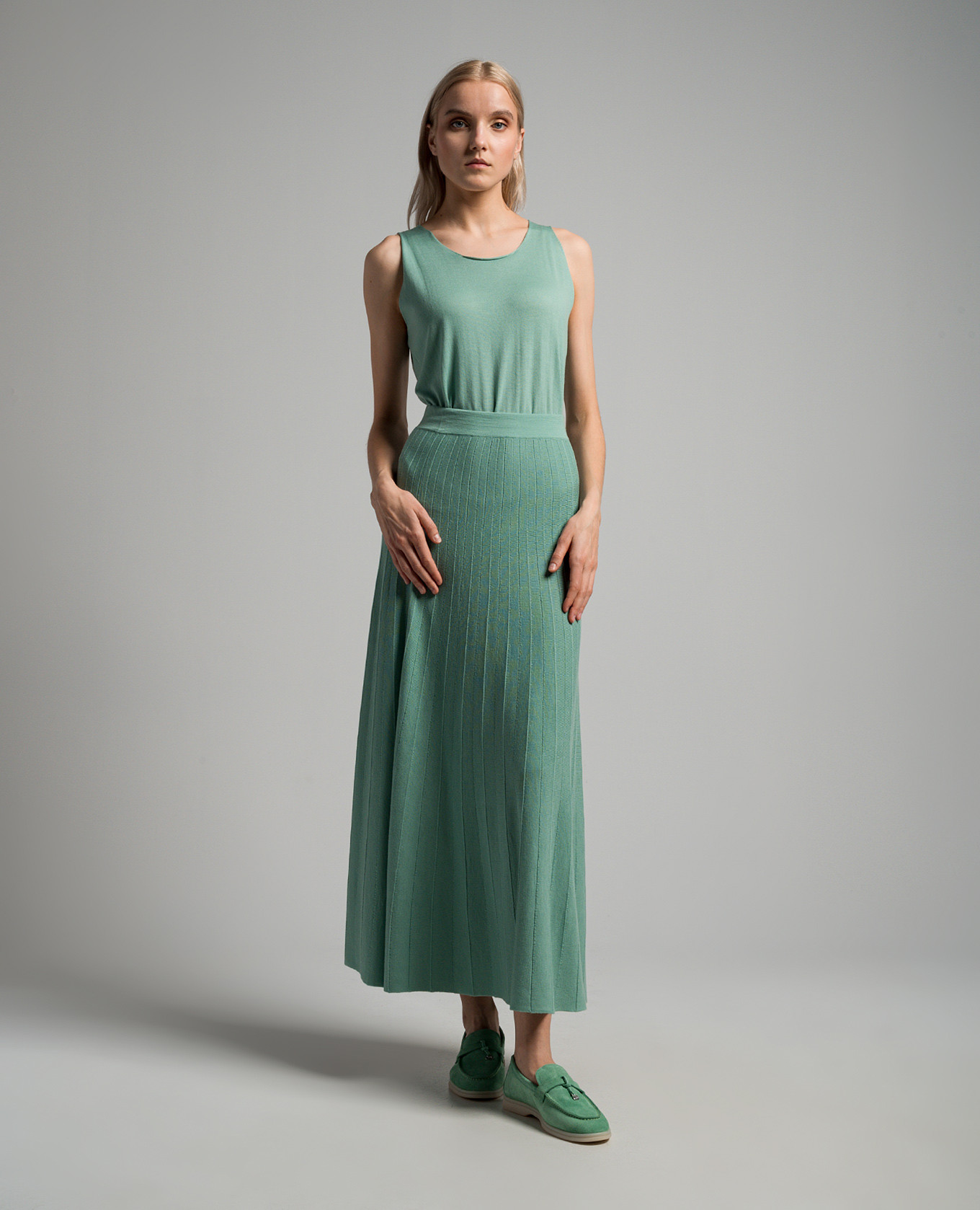 Green wool pleated top and skirt suit Babe Pay Pls 3