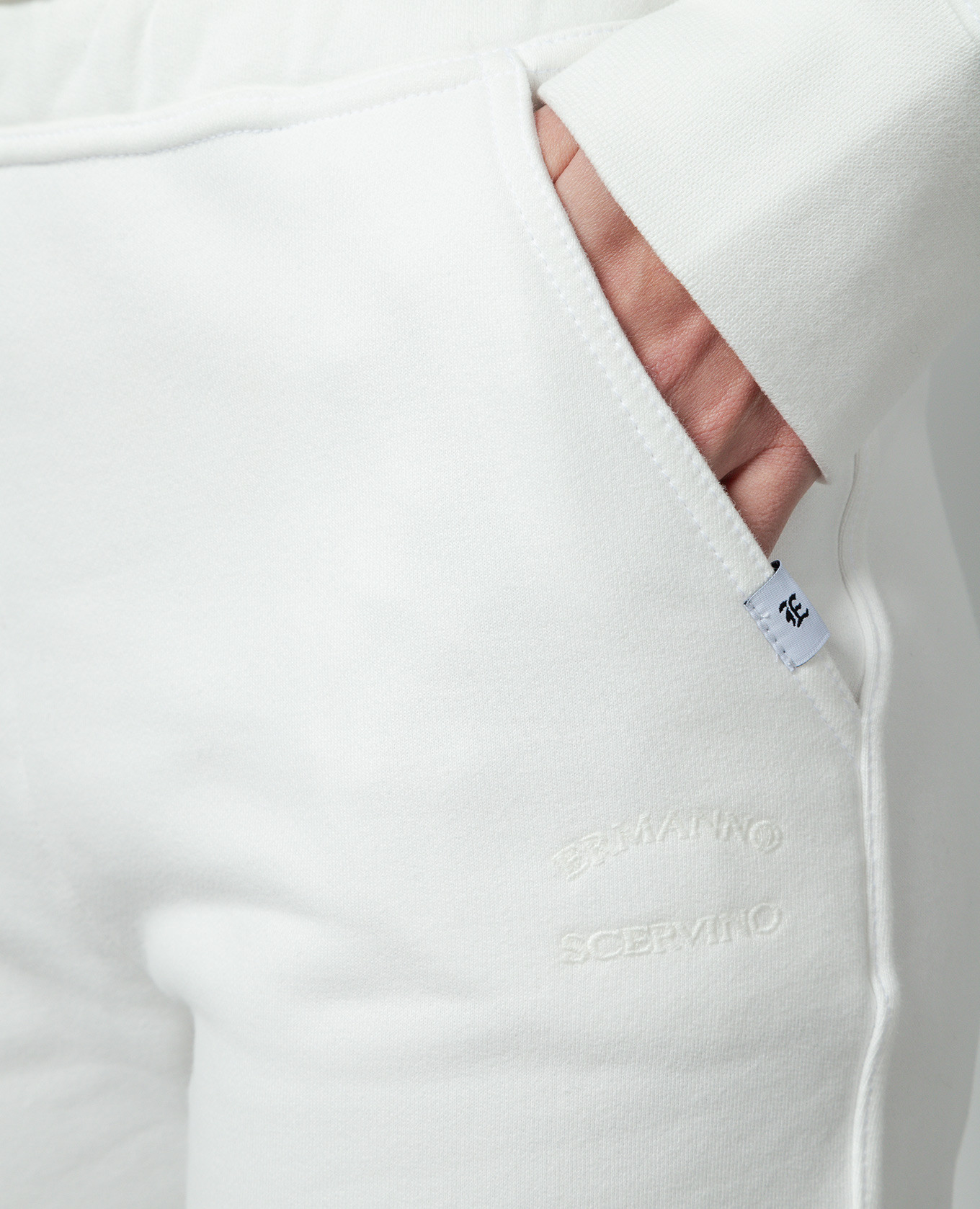 White joggers with logo embroidery Ermanno Scervino 5